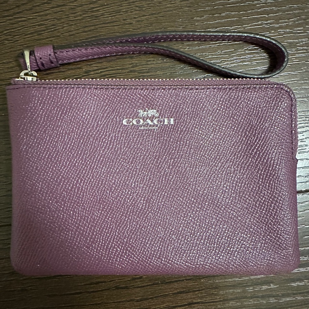 Coach Corner Zip Wristlet - New